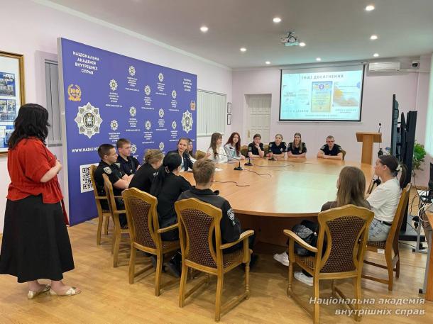 Науковий обмін і діалог про освіту в секторі безпеки: у НАВС відбулася зустріч з освітніми амбасадорками