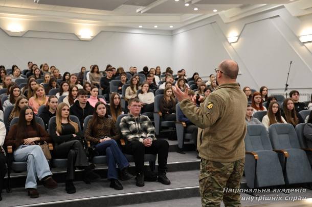 Патріотична зустріч зі студентами «Історія української державності» Патріотична зустріч зі студентами «Історія української державності»