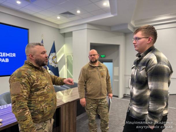 Патріотична зустріч зі студентами «Історія української державності» Патріотична зустріч зі студентами «Історія української державності»