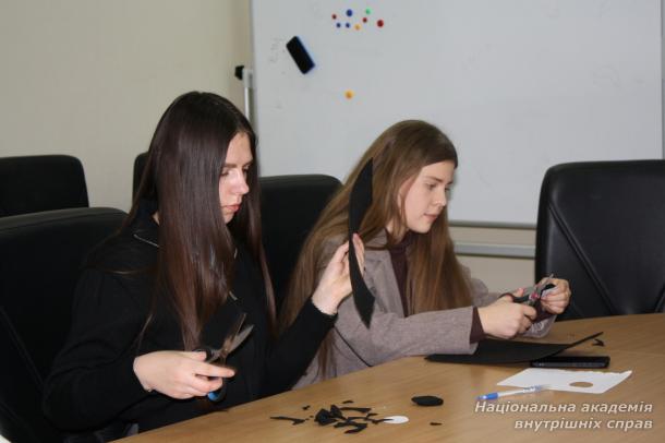 Майстерня єдності: студентське самоврядування створює «Соняхи пам’яті»