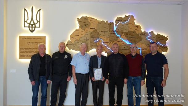 НАВС відзначила ветерана-правоохоронця
