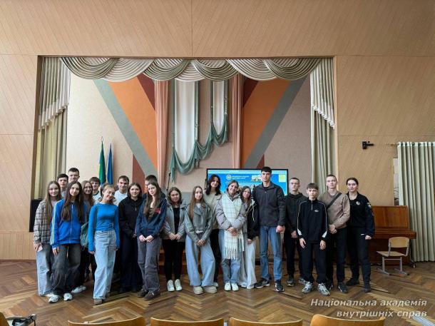 Профорієнтаційний захід у ЗОШ № 11 міста Ковеля: старшокласникам розповіли про навчання в НАВС