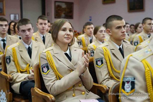 Святкові дарунки для наймолодших вихованців академії