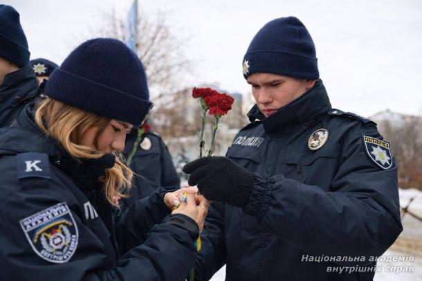 Курсанти академії вшанували Героїв Небесної сотні