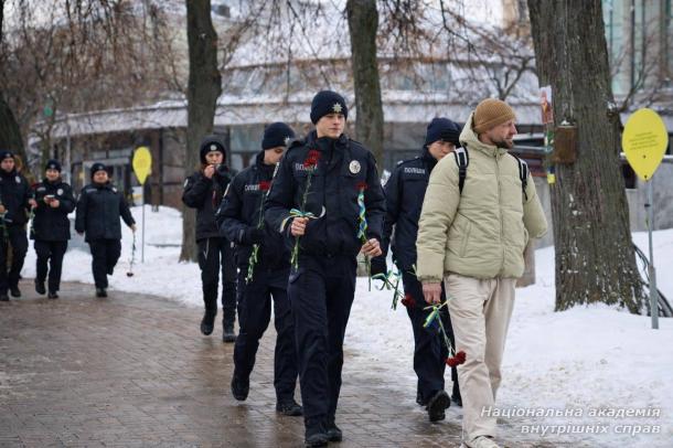 Курсанти академії вшанували Героїв Небесної сотні