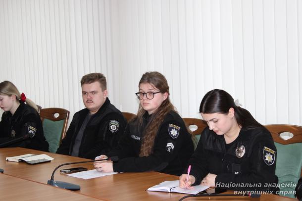 Криміналісти продовжують наукові пошуки Криміналісти продовжують наукові пошуки