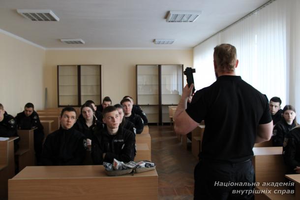 Тактична медицина: практичний досвід для курсантів і студентів ННЕКІ НАВС Тактична медицина: практичний досвід для курсантів і студентів ННЕКІ НАВС