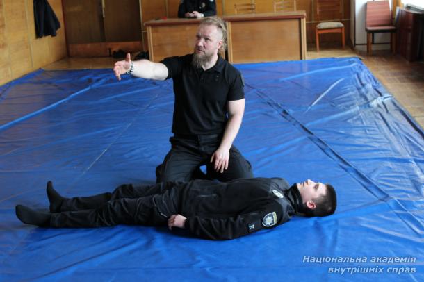 Тактична медицина: практичний досвід для курсантів і студентів ННЕКІ НАВС Тактична медицина: практичний досвід для курсантів і студентів ННЕКІ НАВС