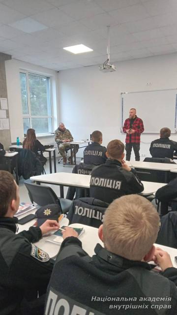 Бінарне заняття для курсантів за участю військового ветерана Бінарне заняття для курсантів за участю військового ветерана
