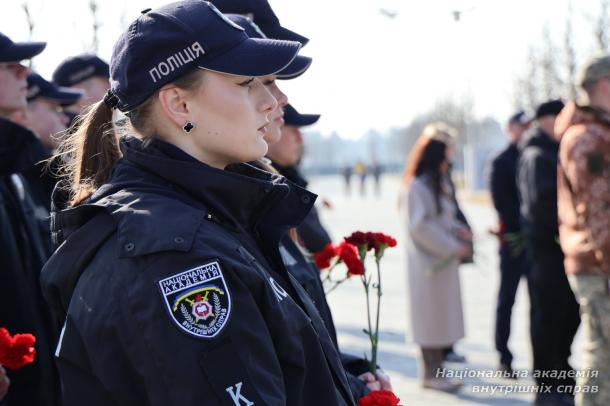 Курсанти ННІПД долучилися до церемонії поховання військовослужбовців ЗСУ Курсанти ННІПД долучилися до церемонії поховання військовослужбовців ЗСУ