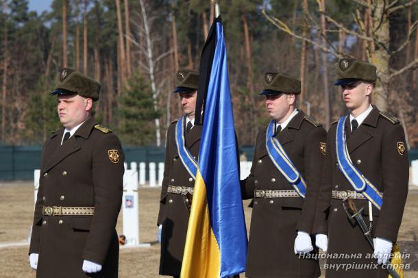 Курсанти ННІПД долучилися до церемонії поховання військовослужбовців ЗСУ Курсанти ННІПД долучилися до церемонії поховання військовослужбовців ЗСУ