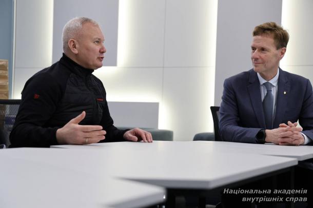 Відбувся візит Голови КМЄС в Україні до Національної академії внутрішніх справ Відбувся візит Голови КМЄС в Україні до Національної академії внутрішніх справ