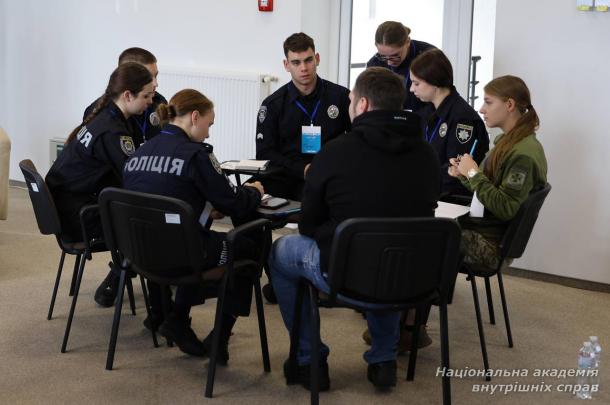 Курсанти Національної академії внутрішніх справ - делегати Школи органів курсантського самоврядування у Львові