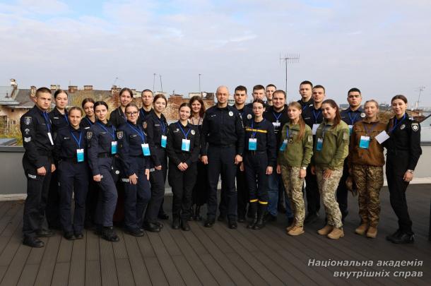 Курсанти Національної академії внутрішніх справ - делегати Школи органів курсантського самоврядування у Львові