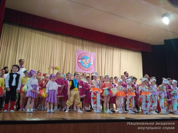 Звітний концерт ансамблю «Дитинства світ» пройшов на сцені ННІ №3