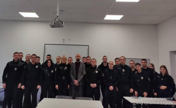 Криміналістичне дослідження вогнепальної зброї та боєприпасів: сучасні можливості для майбутніх слідчих Криміналістичне дослідження вогнепальної зброї та боєприпасів: сучасні можливості для майбутніх слідчих