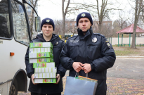 Курсанти НАВС привітали дітей Святошинського будинку-інтернату та Центру захисту дітей «Наші діти» з Всесвітнім днем дитини Фото