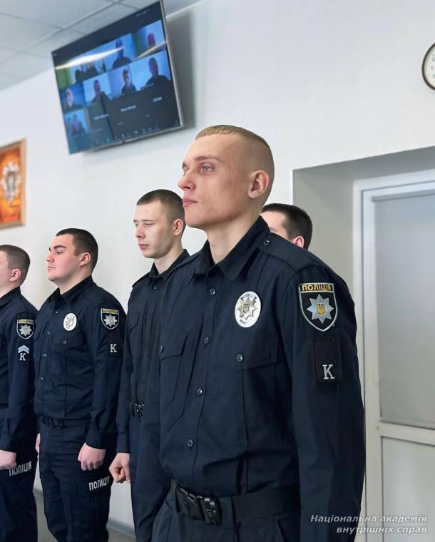 Перший крок до служби в підрозділах Національної поліції Перший крок до служби в підрозділах Національної поліції