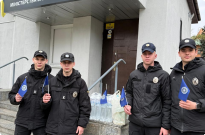 Курсанти і працівники НАВС  відвідали поранених поліцейських в ДУ «Головний медичний клінічний центр МВС України» Фото