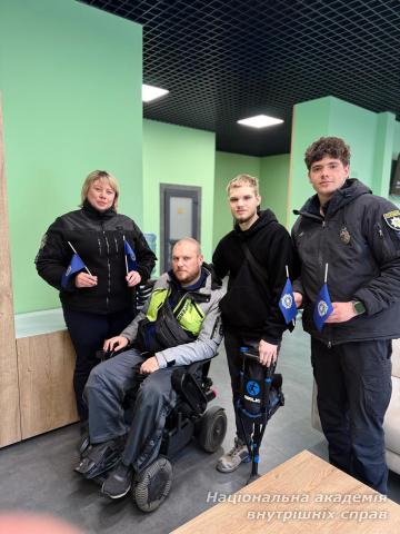 Курсанти і працівники НАВС  відвідали поранених поліцейських в ДУ «Головний медичний клінічний центр МВС України»