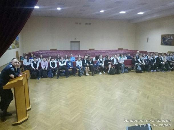 Правопросвітницька бесіда з підлітками про відповідальність неповнолітніх