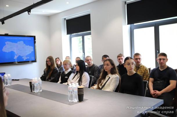 Поєднання теорії та практики: бінарне заняття для студентів НАВС на базі Бюро економічної безпеки України