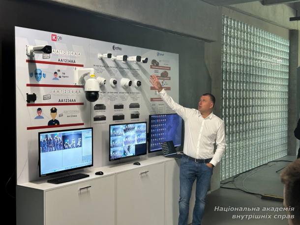 Курсантів НАВС ознайомили з можливостями навчального полігону з відеоаналітики