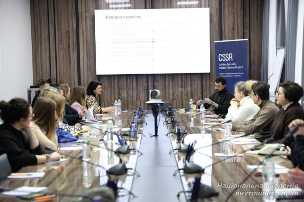 У НАВС відбувся тренінг з безбар’єрності та інклюзивної комунікації для представників системи МВС У НАВС відбувся тренінг з безбар’єрності та інклюзивної комунікації для представників системи МВС