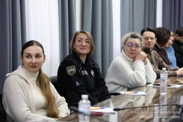 У НАВС відбувся тренінг з безбар’єрності та інклюзивної комунікації для представників системи МВС У НАВС відбувся тренінг з безбар’єрності та інклюзивної комунікації для представників системи МВС
