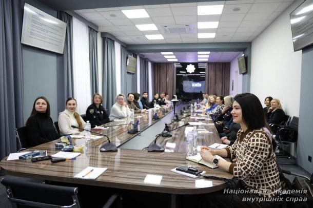 У НАВС відбувся тренінг з безбар’єрності та інклюзивної комунікації для представників системи МВС У НАВС відбувся тренінг з безбар’єрності та інклюзивної комунікації для представників системи МВС