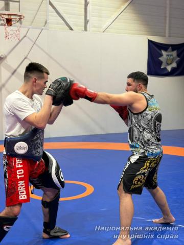 Тренування з тайського боксу за участю ветерана війни