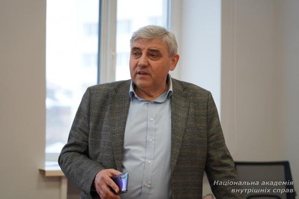 Учасник подій на Майдані 18–20 лютого 2014 року поділився спогадами зі студентами НАВС