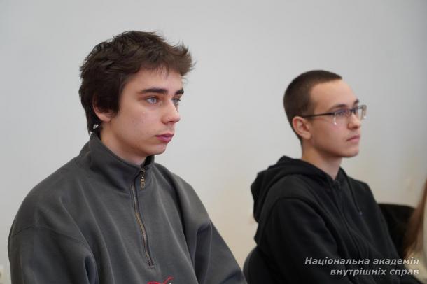 Учасник подій на Майдані 18–20 лютого 2014 року поділився спогадами зі студентами НАВС