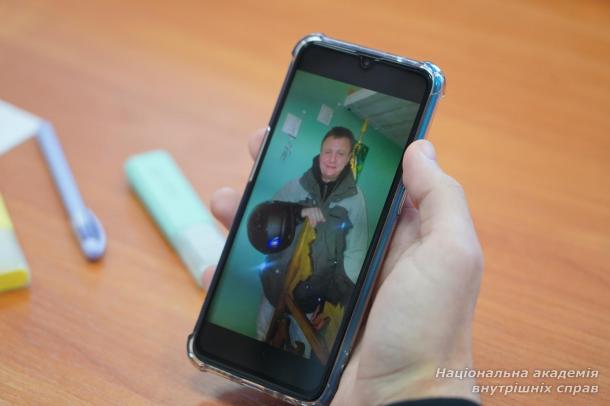 Учасник подій на Майдані 18–20 лютого 2014 року поділився спогадами зі студентами НАВС