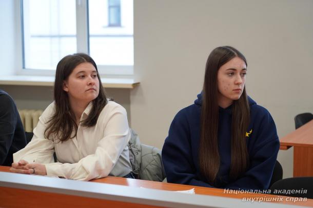 Учасник подій на Майдані 18–20 лютого 2014 року поділився спогадами зі студентами НАВС