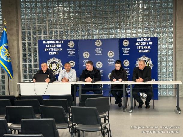 Курсанти НАВС поглибили знання щодо контролю за обігом зброї та адміністративної відповідальності