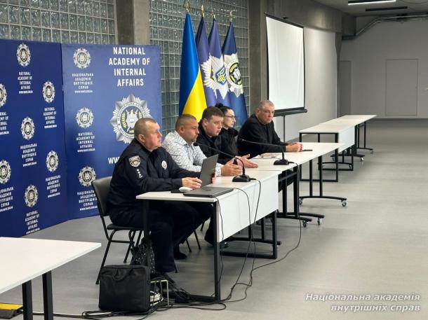 Курсанти НАВС поглибили знання щодо контролю за обігом зброї та адміністративної відповідальності