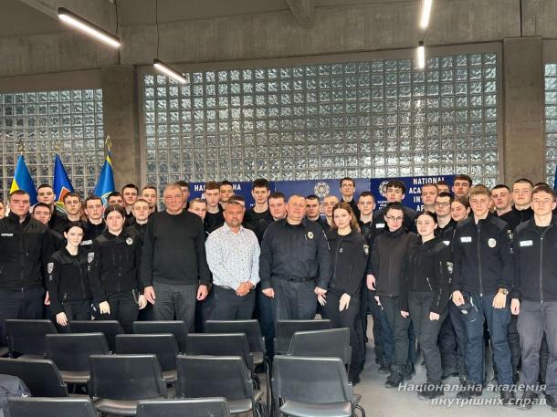 Курсанти НАВС поглибили знання щодо контролю за обігом зброї та адміністративної відповідальності