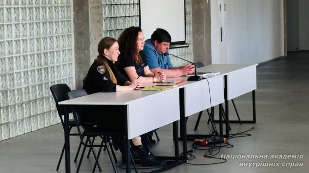 Цивільне судочинство та повноваження поліції: курсанти НАВС на бінарному занятті з практиками