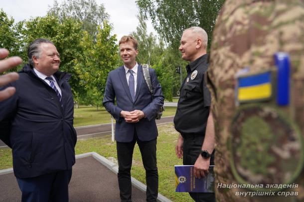 Тренінг з першої психологічної допомоги: важливий крок у підготовці професіоналів