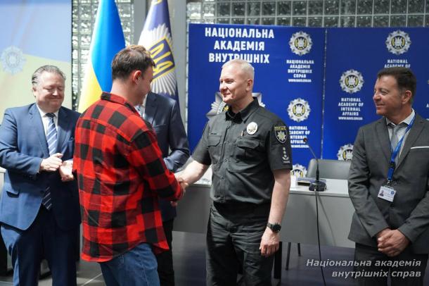 Тренінг з першої психологічної допомоги: важливий крок у підготовці професіоналів