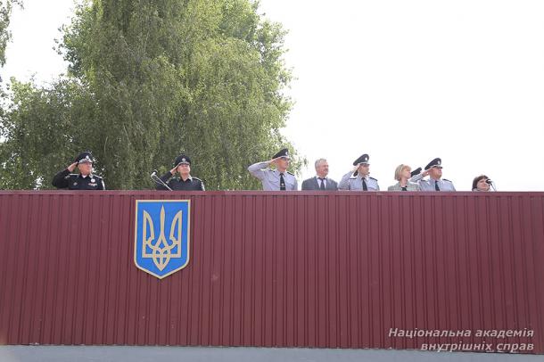 Синьо-жовтий стяг – символ добробуту та благополуччя країни фото 1