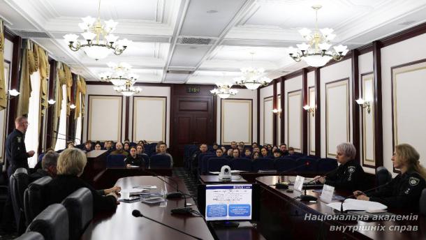 Участь науковців у нараді щодо психологічного супроводу родин поліцейських у разі повідомлення трагічних звісток Участь науковців у нараді щодо психологічного супроводу родин поліцейських у разі повідомлення трагічних звісток