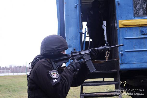 Як діють поліцейські в разі повідомлення про замінування потяга