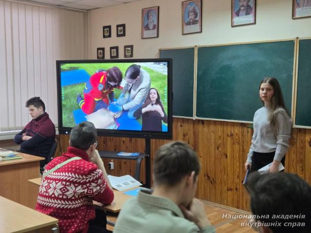 Профорієнтаційна зустріч зі школярами: студентка НАВС презентувала можливості навчання в академії Профорієнтаційна зустріч зі школярами: студентка НАВС презентувала можливості навчання в академії