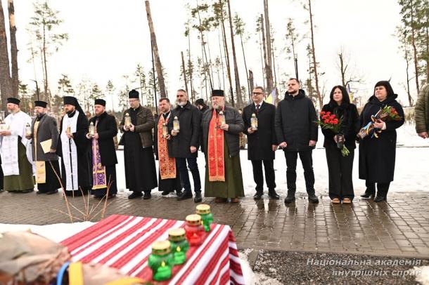 Курсанти НАВС ушанували пам’ять загиблих у битві за Мощун» Курсанти НАВС ушанували пам’ять загиблих у битві за Мощун»