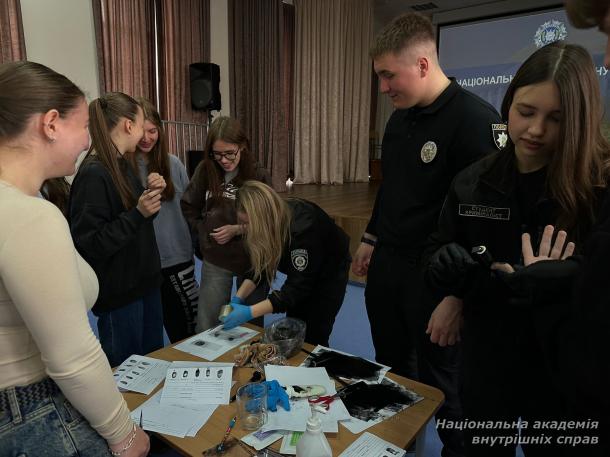 Профорієнтаційні заходи: викладачі, курсанти і студенти НАВС відвідали київські ліцеї та школи