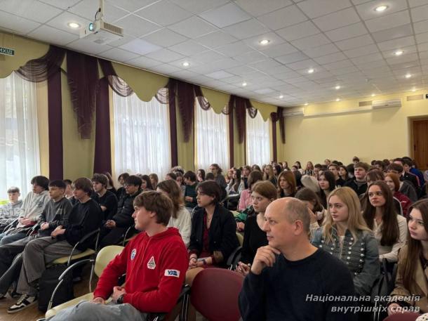 Профорієнтаційні заходи: викладачі, курсанти і студенти НАВС відвідали київські ліцеї та школи