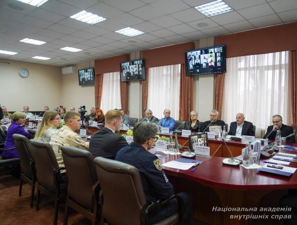 Відбувся круглий стіл «Непокарані злочини ХХ століття. Архівні документи МВС про Голодомор і масові штучні голоди в Україні»