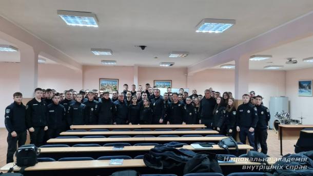 Бінарне практичне заняття для курсантів ННІПД: сучасні підходи до роботи поліції в умовах ускладненої оперативної обстановки